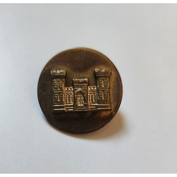 Other - Vintage U.S. Army Corps of Engineers 3 Dimensional Castle Insigna Pin